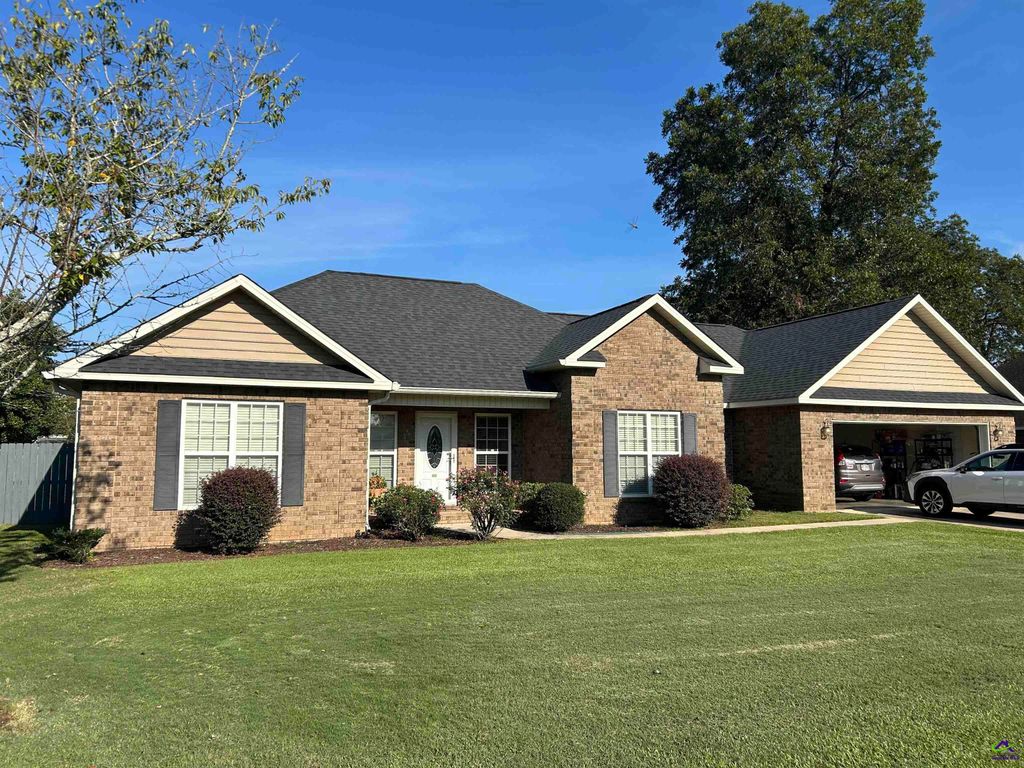 102 Desirable Lane, Perry, GA 31069