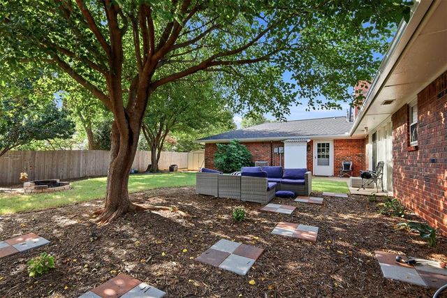 11817 W Edgemont Circle, Oklahoma City, OK 73162
