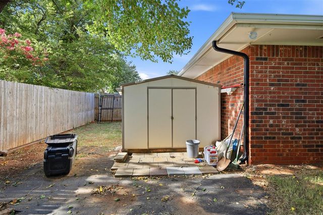 11817 W Edgemont Circle, Oklahoma City, OK 73162