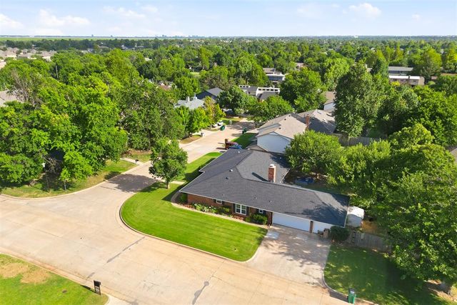 11817 W Edgemont Circle, Oklahoma City, OK 73162
