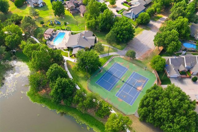 11817 W Edgemont Circle, Oklahoma City, OK 73162
