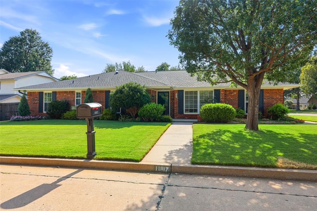 11817 W Edgemont Circle, Oklahoma City, OK 73162