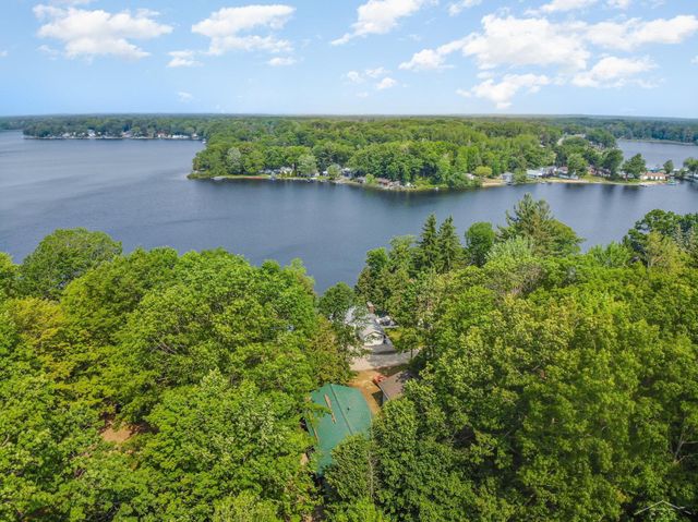 441 Hillcrest Drive, Lake, MI 48632
