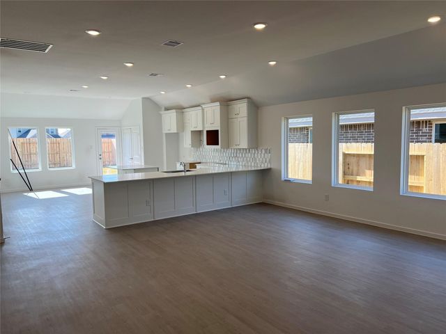 2827 Garden Meadow Street, Fulshear, TX 77423