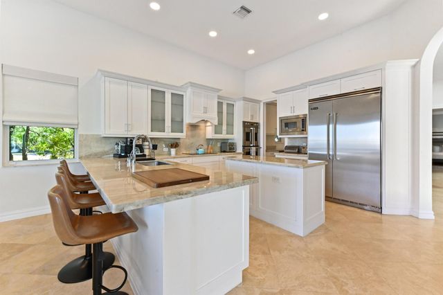 200 N Lake Drive, Lantana, FL 33462