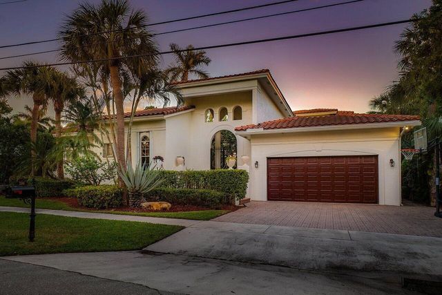 200 N Lake Drive, Lantana, FL 33462