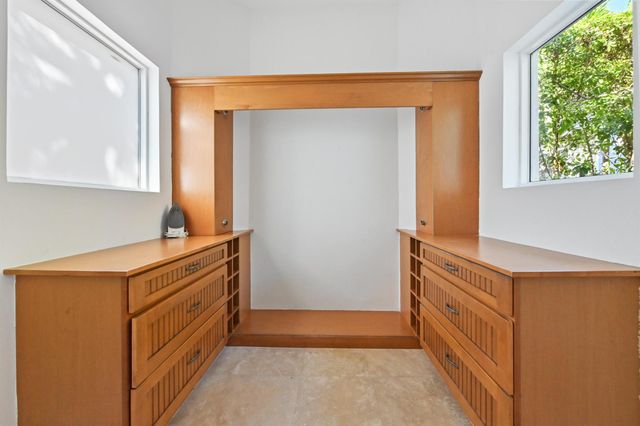 200 N Lake Drive, Lantana, FL 33462