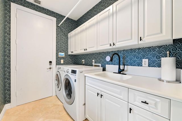 200 N Lake Drive, Lantana, FL 33462