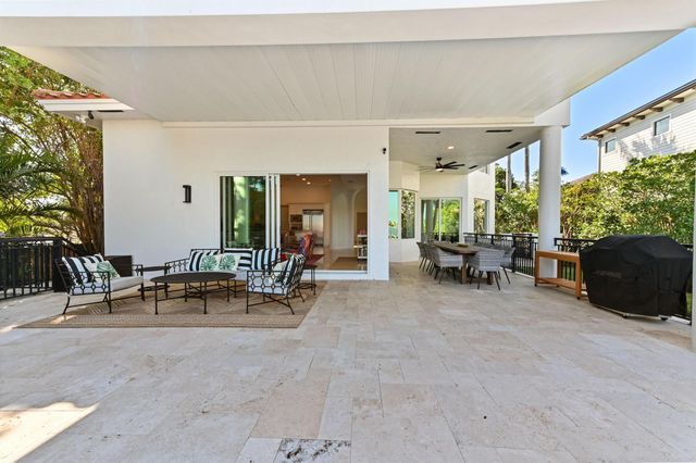 200 N Lake Drive, Lantana, FL 33462