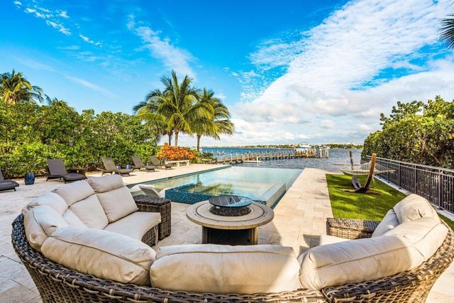 200 N Lake Drive, Lantana, FL 33462