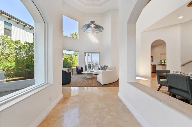 200 N Lake Drive, Lantana, FL 33462