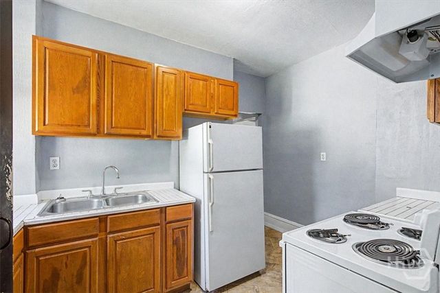 709 E 35th Street, Savannah, GA 31401