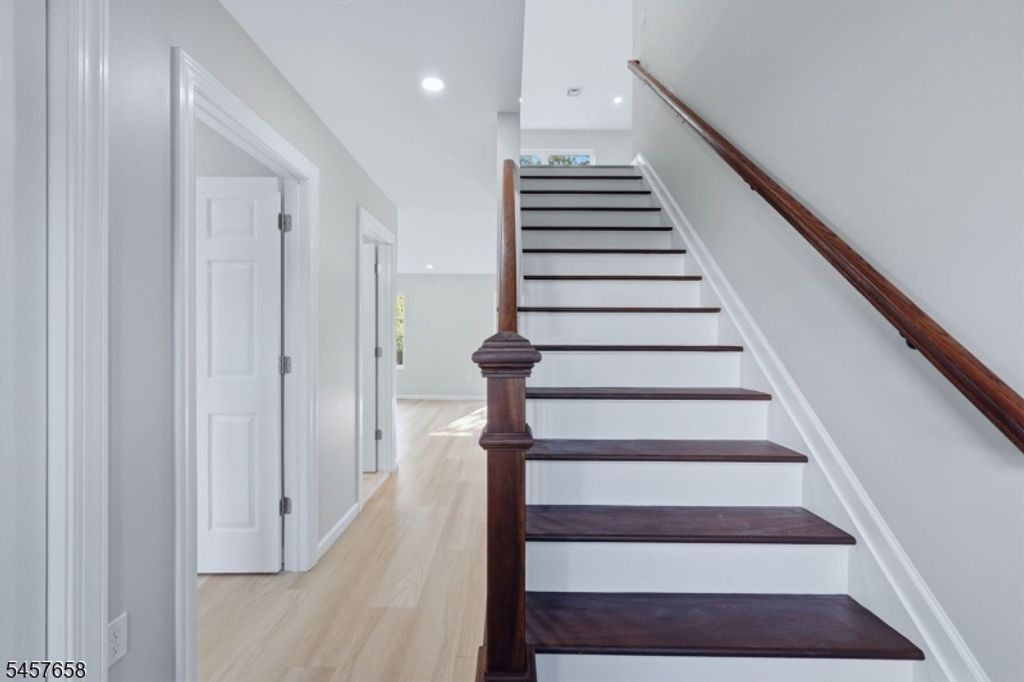10 Delar Pkwy B, Franklin Twp., NJ 08823 — photo 3