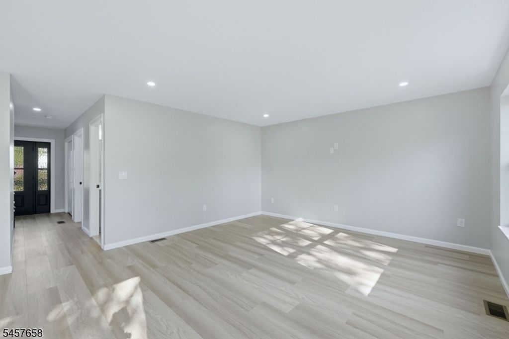 10 Delar Pkwy B, Franklin Twp., NJ 08823 — photo 5