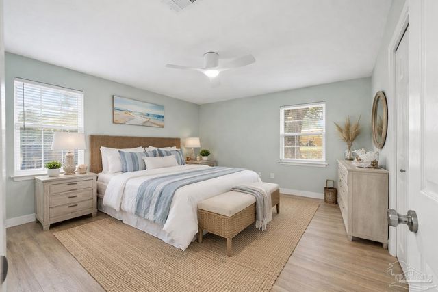 420 Dolphin St, Gulf Breeze, FL 32561