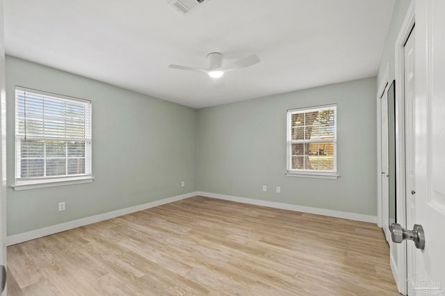 420 Dolphin St, Gulf Breeze, FL 32561
