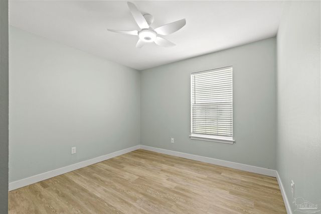 420 Dolphin St, Gulf Breeze, FL 32561