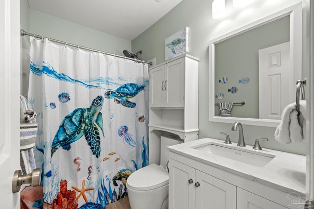420 Dolphin St, Gulf Breeze, FL 32561