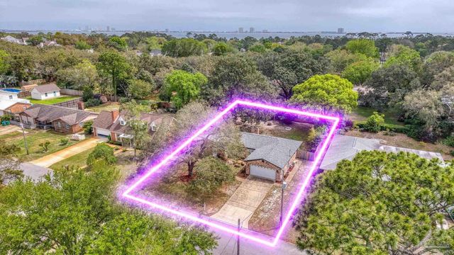 420 Dolphin St, Gulf Breeze, FL 32561
