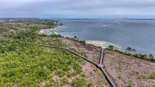 420 Dolphin St, Gulf Breeze, FL 32561