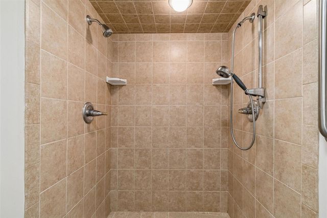 10387 CARROLLWOOD LANE 303, Tampa, FL 33618