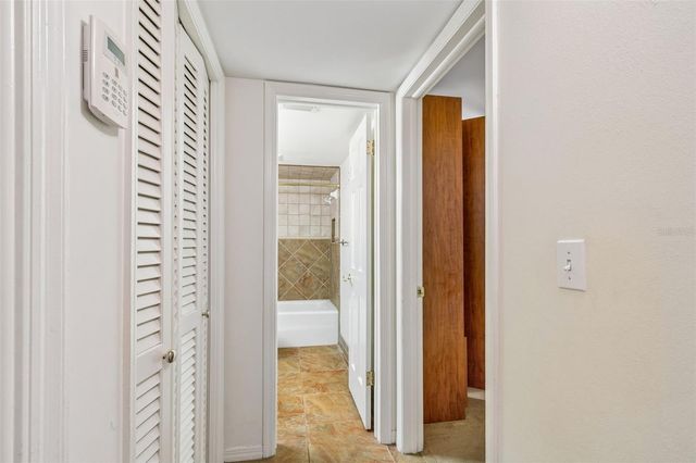 10387 CARROLLWOOD LANE 303, Tampa, FL 33618