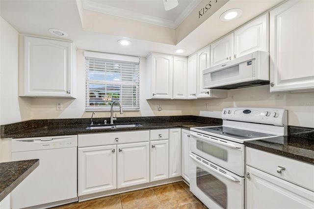 10387 CARROLLWOOD LANE 303, Tampa, FL 33618