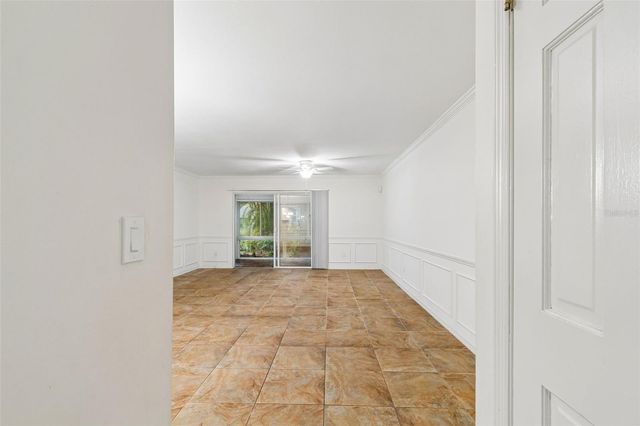 10387 CARROLLWOOD LANE 303, Tampa, FL 33618