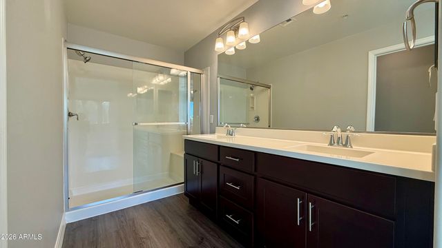 2821 S SKYLINE Drive 124, Mesa, AZ 85212