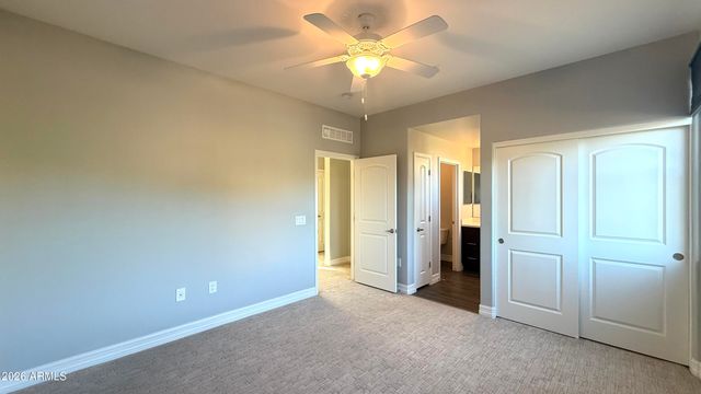 2821 S SKYLINE Drive 124, Mesa, AZ 85212