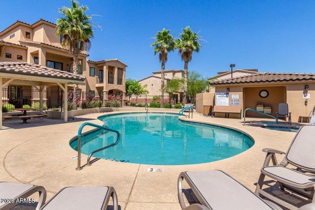2821 S SKYLINE Drive 124, Mesa, AZ 85212