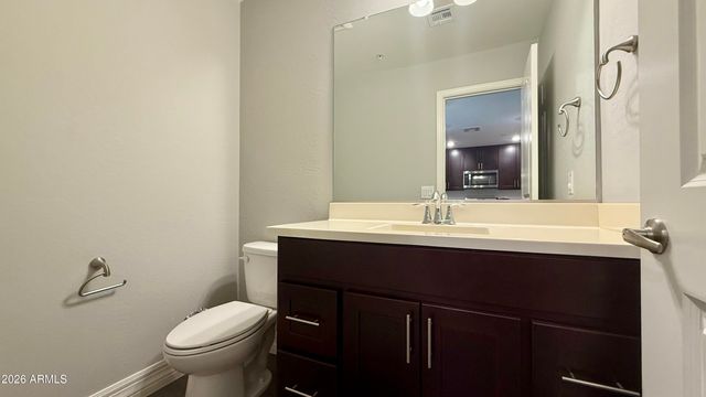 2821 S SKYLINE Drive 124, Mesa, AZ 85212