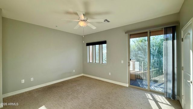 2821 S SKYLINE Drive 124, Mesa, AZ 85212
