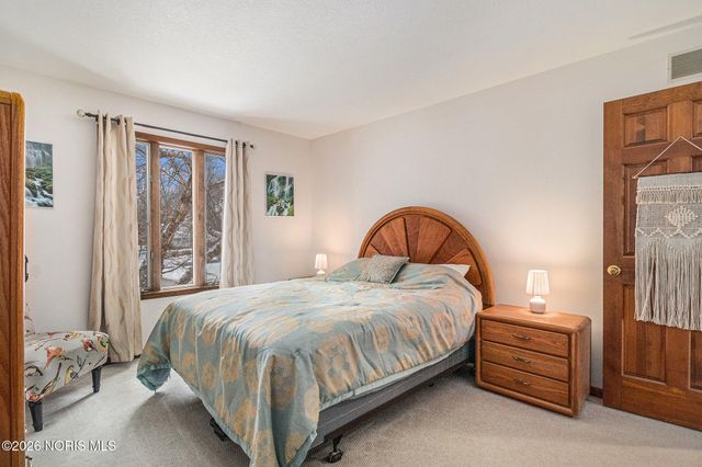 500 Rutledge Court, Perrysburg, OH 43551