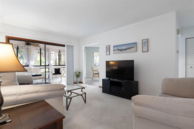 24 FAIRWAYS CIRCLE 24, Palm Coast, FL 32137