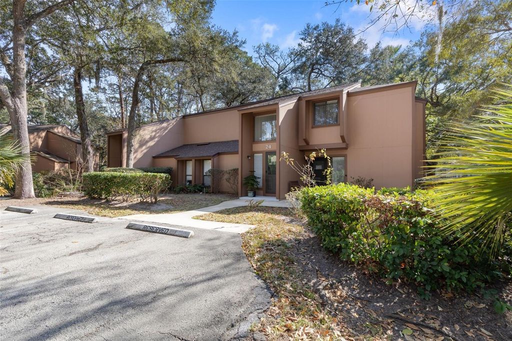 24 FAIRWAYS CIRCLE 24, Palm Coast, FL 32137