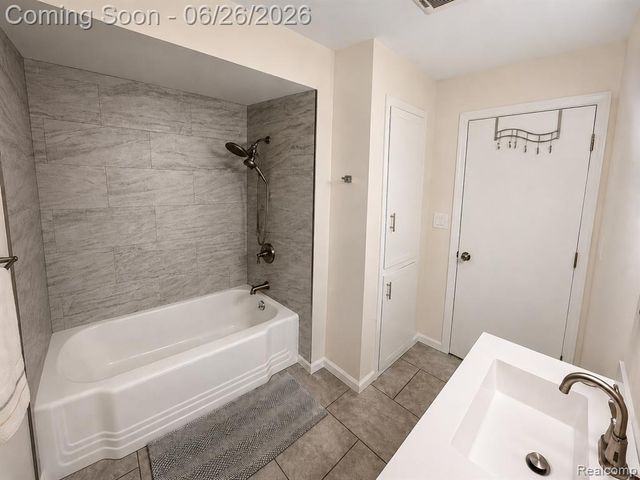 28546 Marquette Street, Garden City, MI 48135