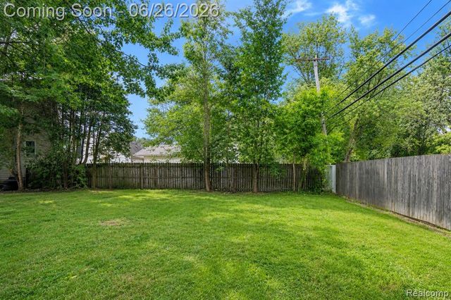 28546 Marquette Street, Garden City, MI 48135