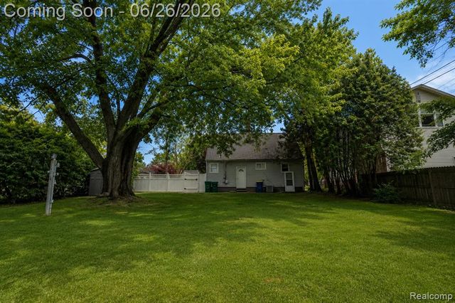 28546 Marquette Street, Garden City, MI 48135