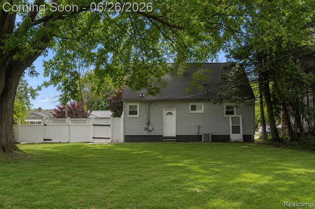 28546 Marquette Street, Garden City, MI 48135