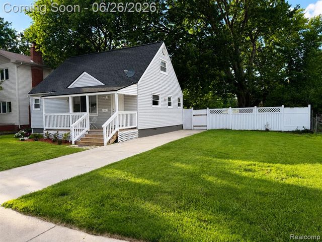 28546 Marquette Street, Garden City, MI 48135