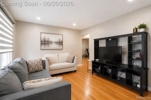 28546 Marquette Street, Garden City, MI 48135