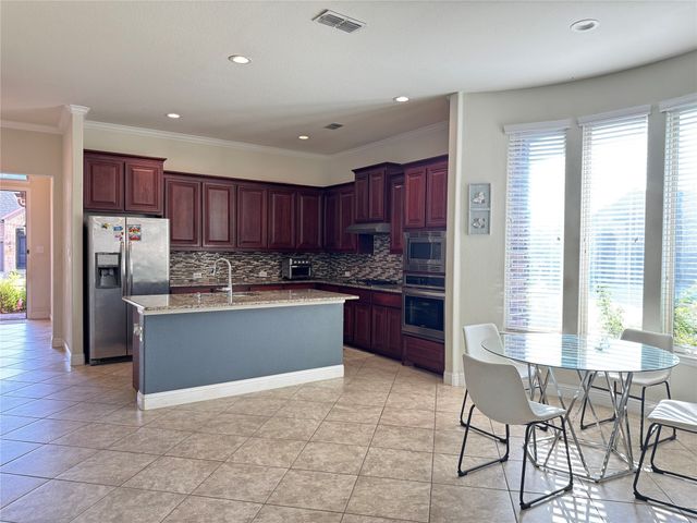 7522 Sweetwater Lane, Arlington, TX 76002