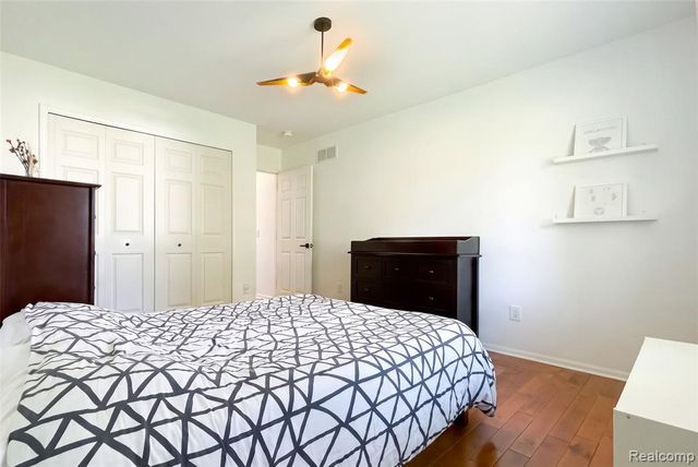 5627 Seabreeze Lane 3, Sterling Heights, MI 48310