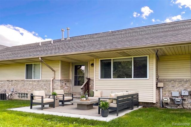 5627 Seabreeze Lane 3, Sterling Heights, MI 48310