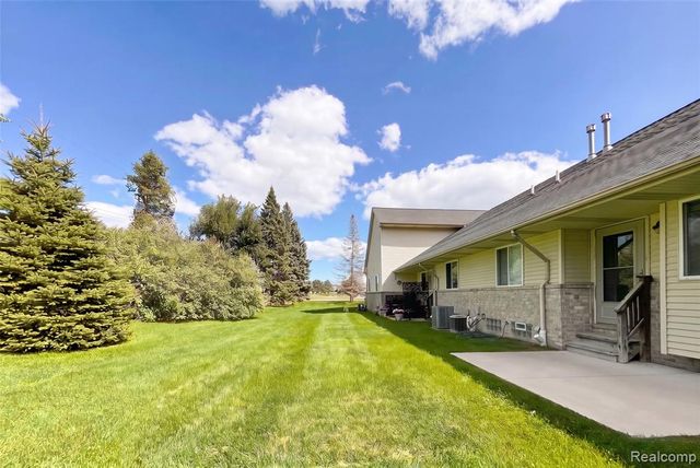 5627 Seabreeze Lane 3, Sterling Heights, MI 48310