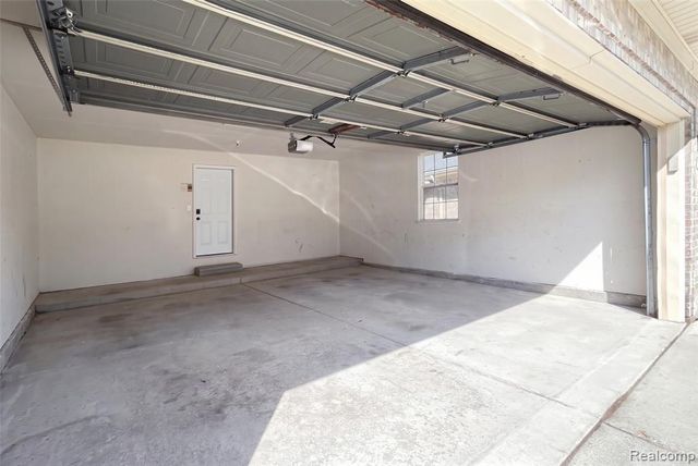 5627 Seabreeze Lane 3, Sterling Heights, MI 48310