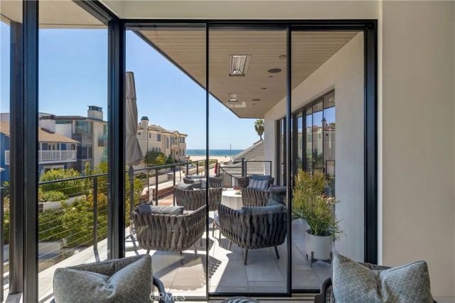 41 21st, Hermosa Beach, CA 90254