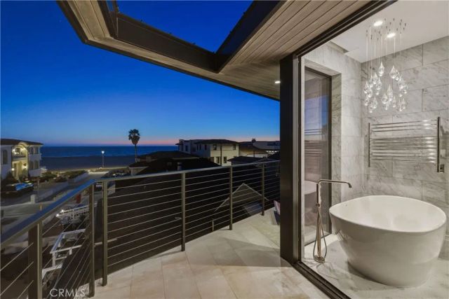 41 21st, Hermosa Beach, CA 90254