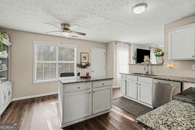 6577 Laurens Way, Stone Mountain, GA 30087